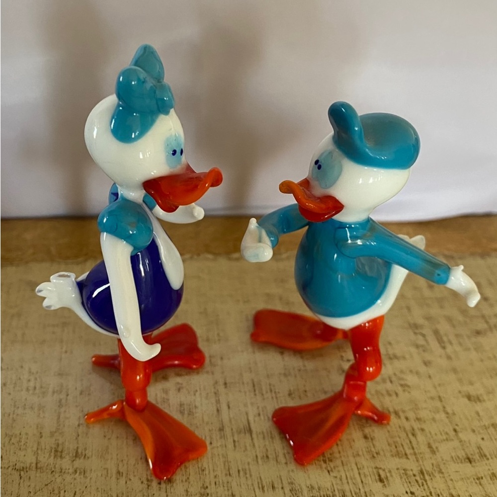 NEW AUTHENTIC MURANO DAISY DONALD DUCK FIGURIN. Made in Italy
